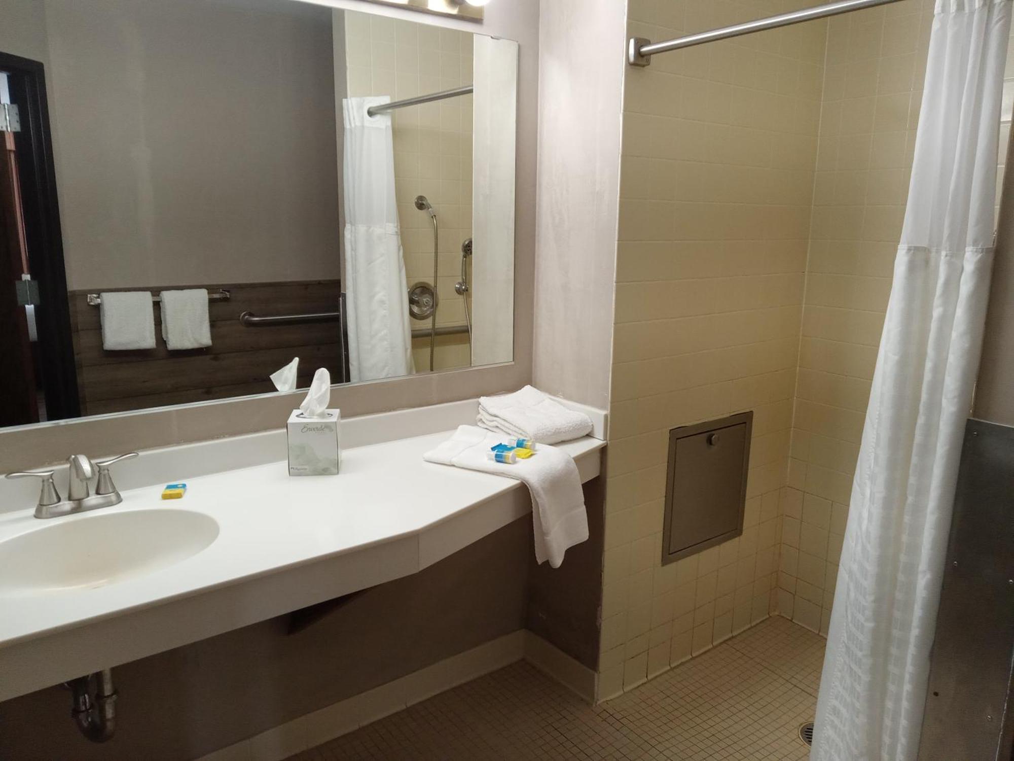 Paradise Shores Hotel Holcombe المظهر الخارجي الصورة